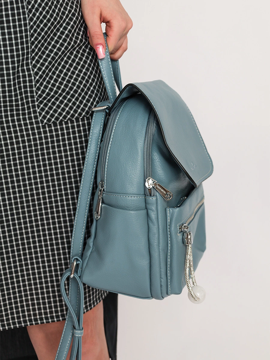 Рюкзак синего цвета с декором